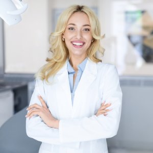 Cosmetic dentist in Niles providing professional smile care